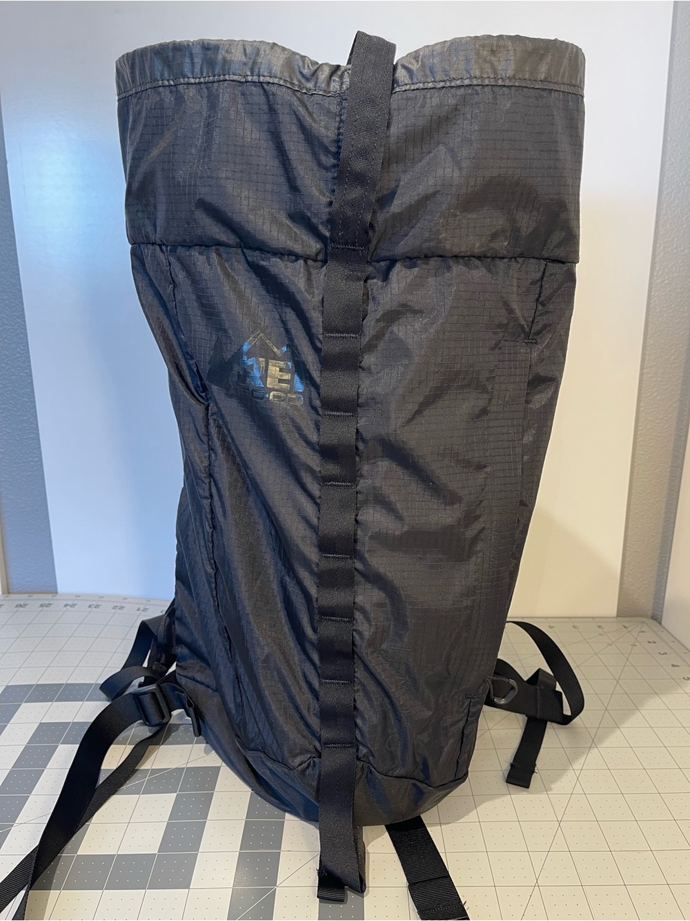REI Co-op Flash 18 Backpack Black 18L Ultralight Hiking Daypack Ripstop Nylon